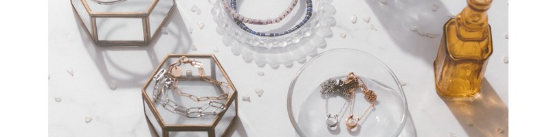 �y�A�A�N�Z�T���[�u�����h�yLauss�z���T�C�g